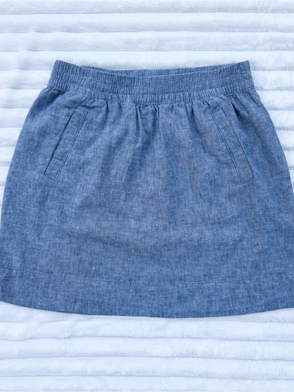 LOFT Chambray Skirt w/ Pockets
